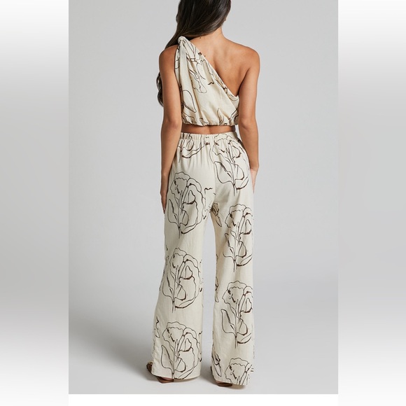 NWT Jemima two-piece set. Size 6. By Frankie from Showpo - Picture 2 of 5